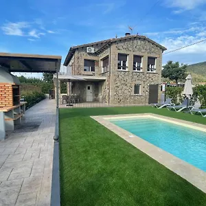 casa-con-piscina-privada-en-la-vall-den-bas.catalonia-hotels.com/
